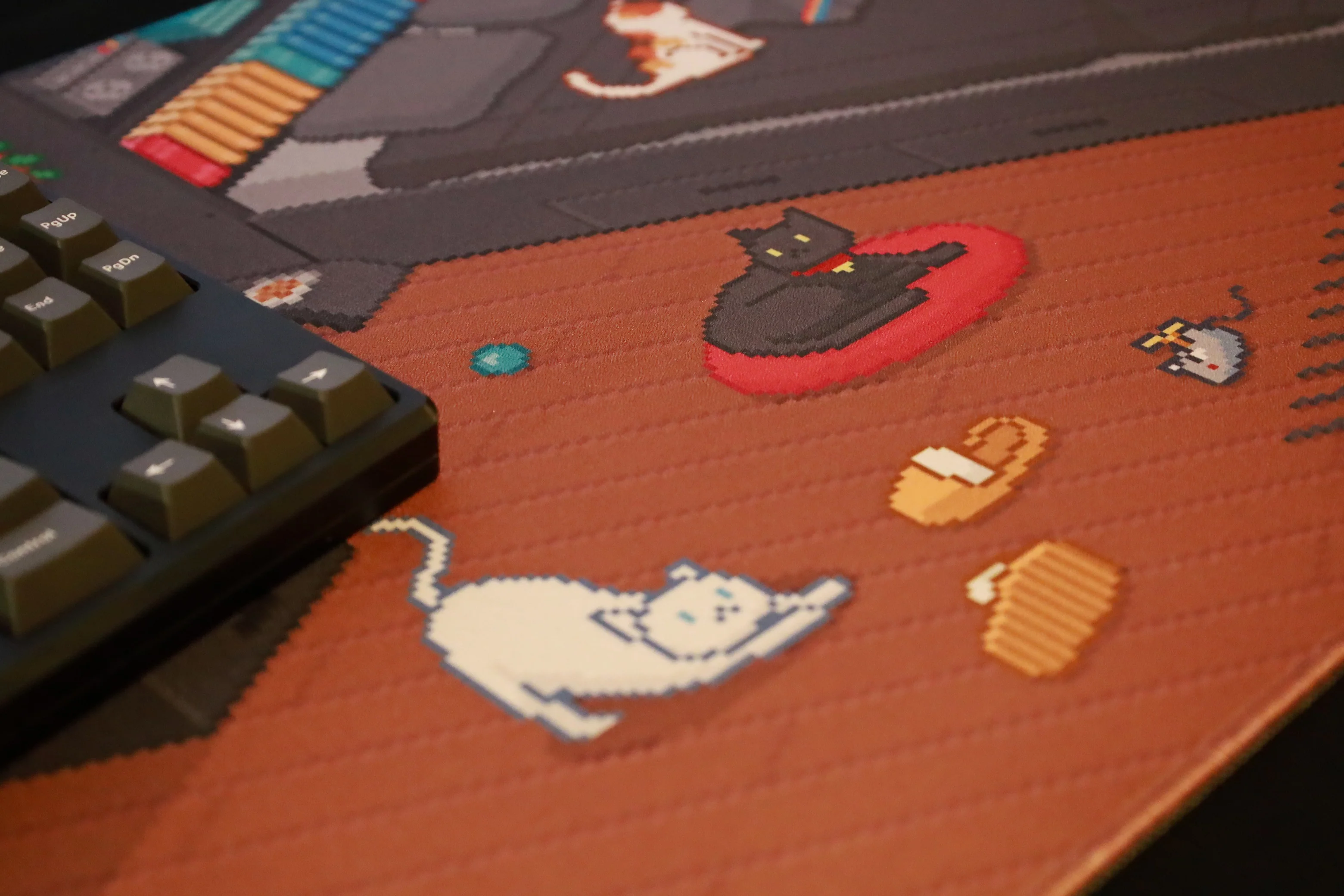 [In Stock] Dot Cat & Dog Deskmat - Image 14