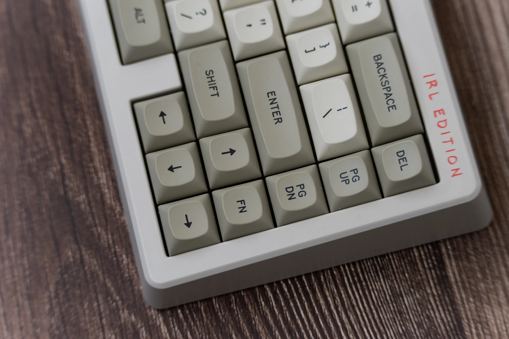 [In Stock] GMK MTNU Classic Beige Keycaps - Image 4