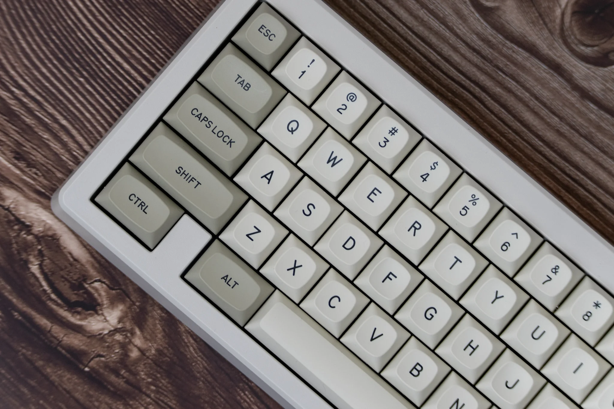 [In Stock] GMK MTNU Classic Beige Keycaps - Image 5