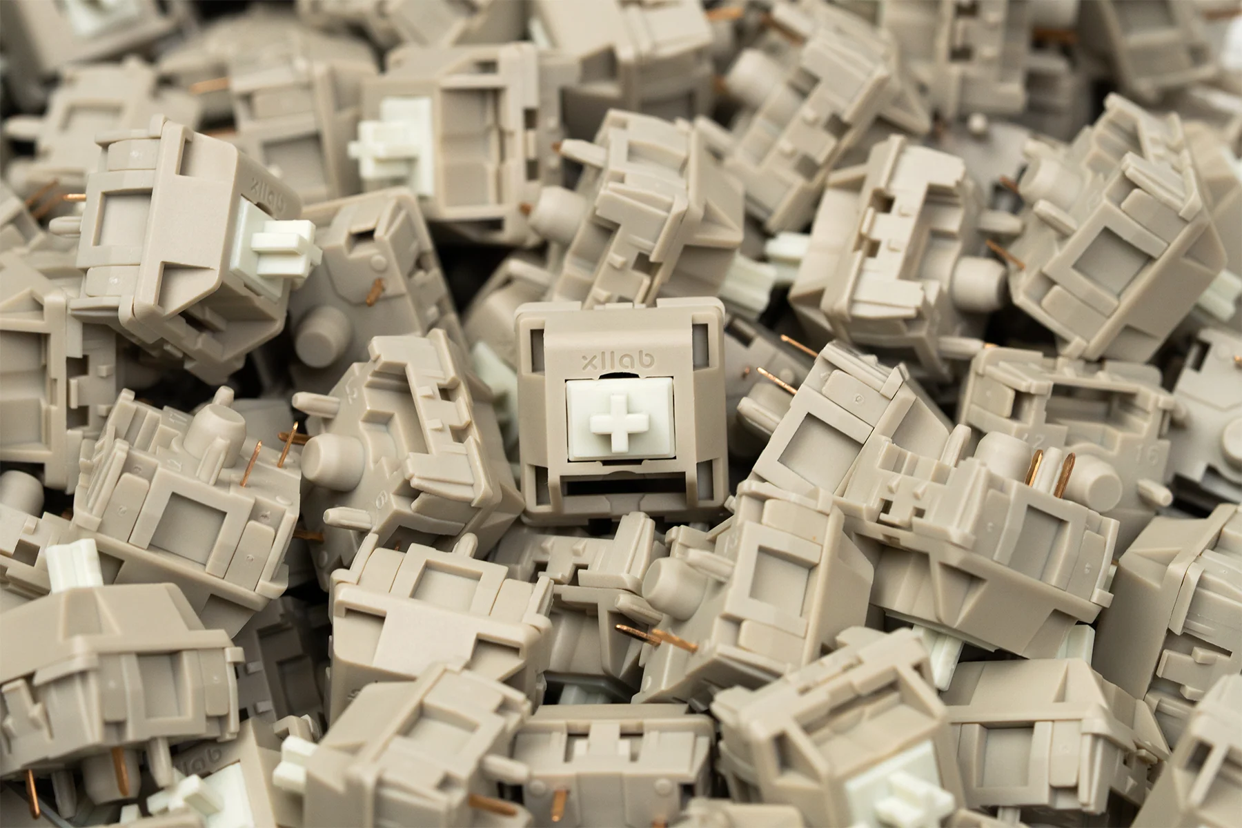 [In Stock] HMX x XLLAB Lanikai Linear Switches - Image 2