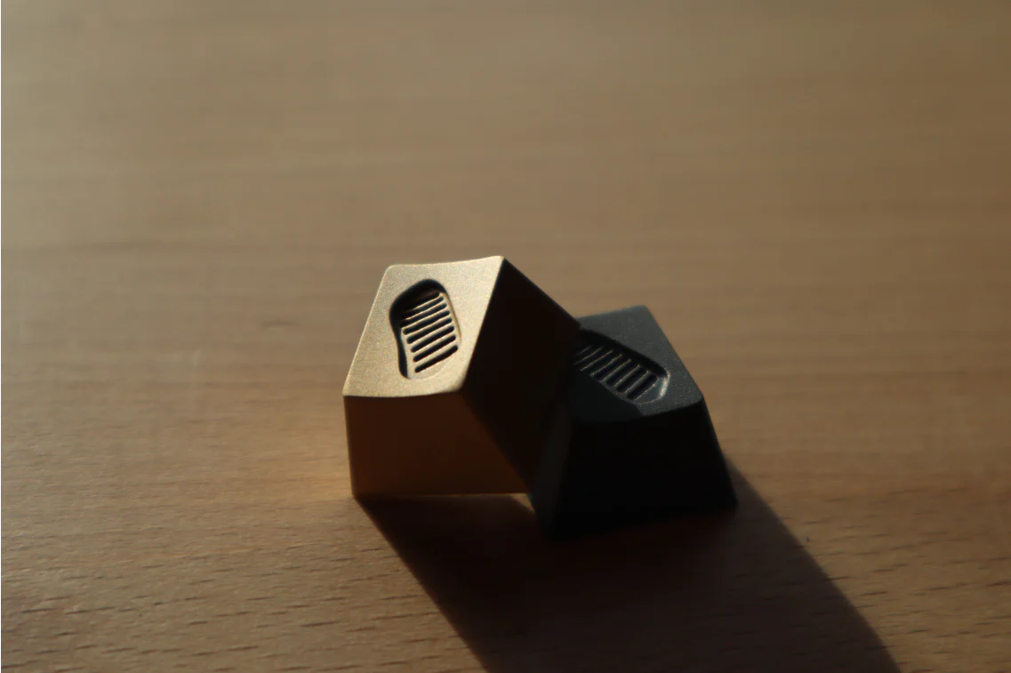 [In Stock] Lunar x Salvun Artisan Keycap - Image 2