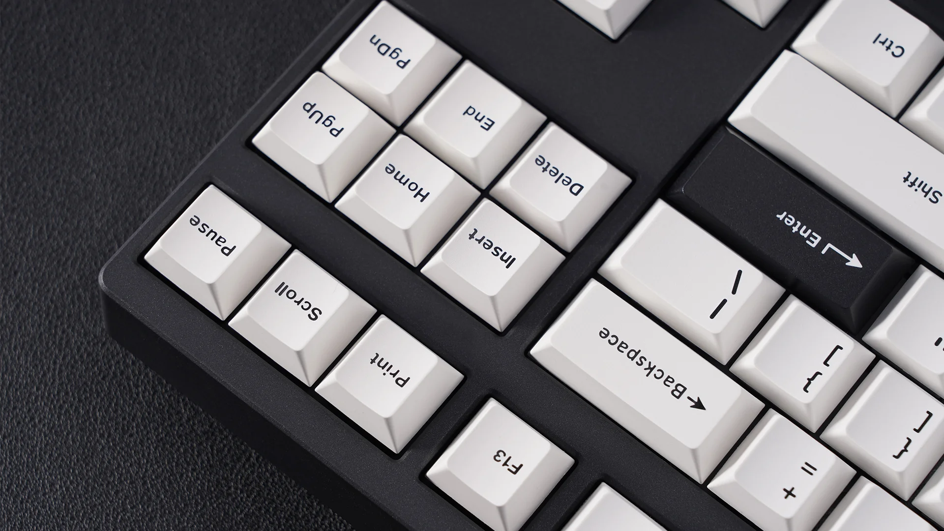 [In Stock] WS PBT BOW Keycap - Image 3